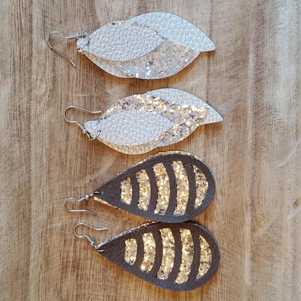 5/$15 2 pairs leather earrings
